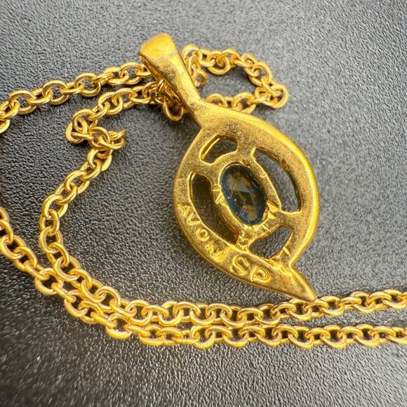 Avon Gold Tone Necklace With Rhinestone & Blue Glass Accent Pendant Elegant Jewe - Picture 6 of 7